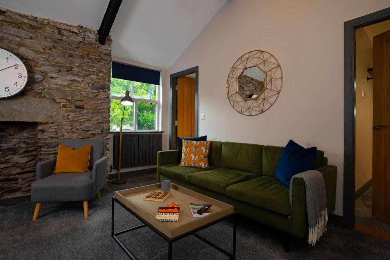 Spacious - Contemporary 2Br Apartment - Central Ambleside - Parking المظهر الخارجي الصورة