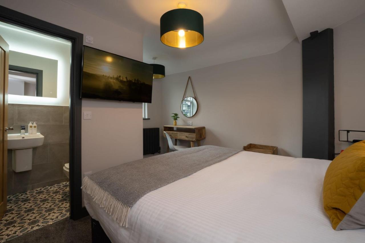 Spacious - Contemporary 2Br Apartment - Central Ambleside - Parking المظهر الخارجي الصورة
